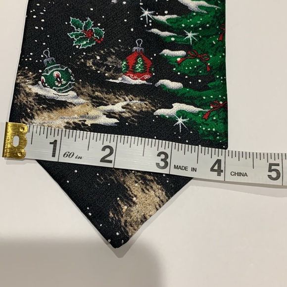 Holiday tie - Picture 6 of 6